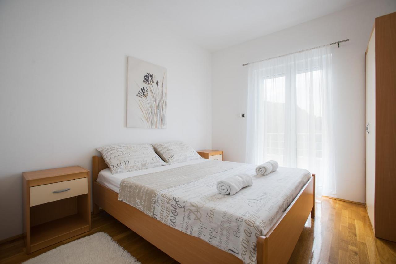 Apartment Toma Podstrana Exterior photo